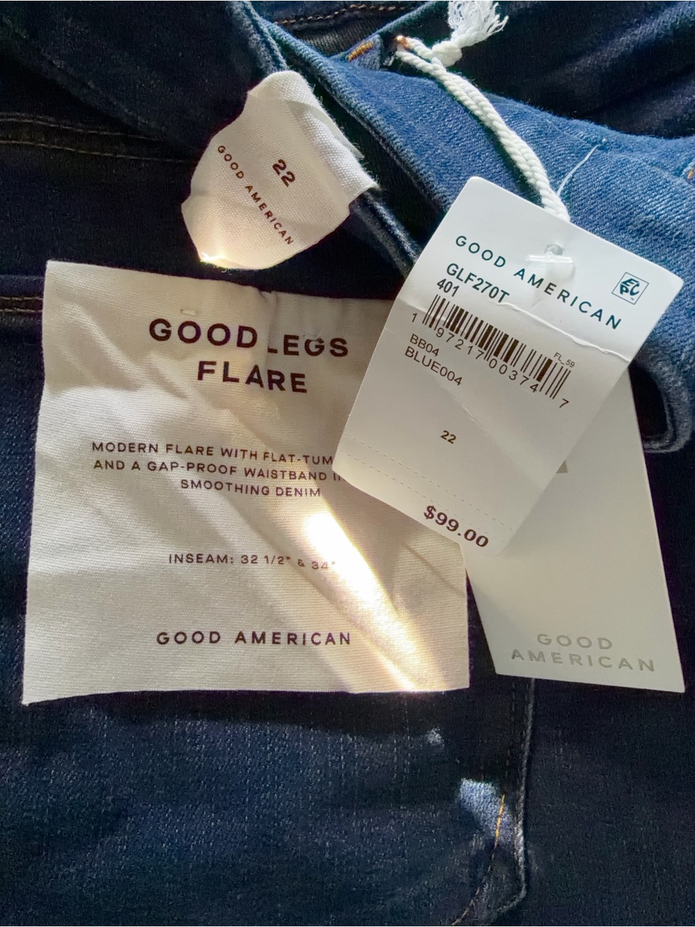 Good American Good Legs Flare Jeans in dark blue wash